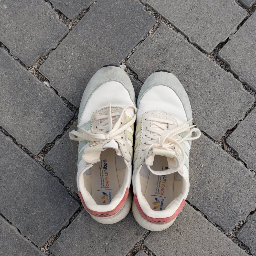 Adidas i-5923 Pride Size 9.5